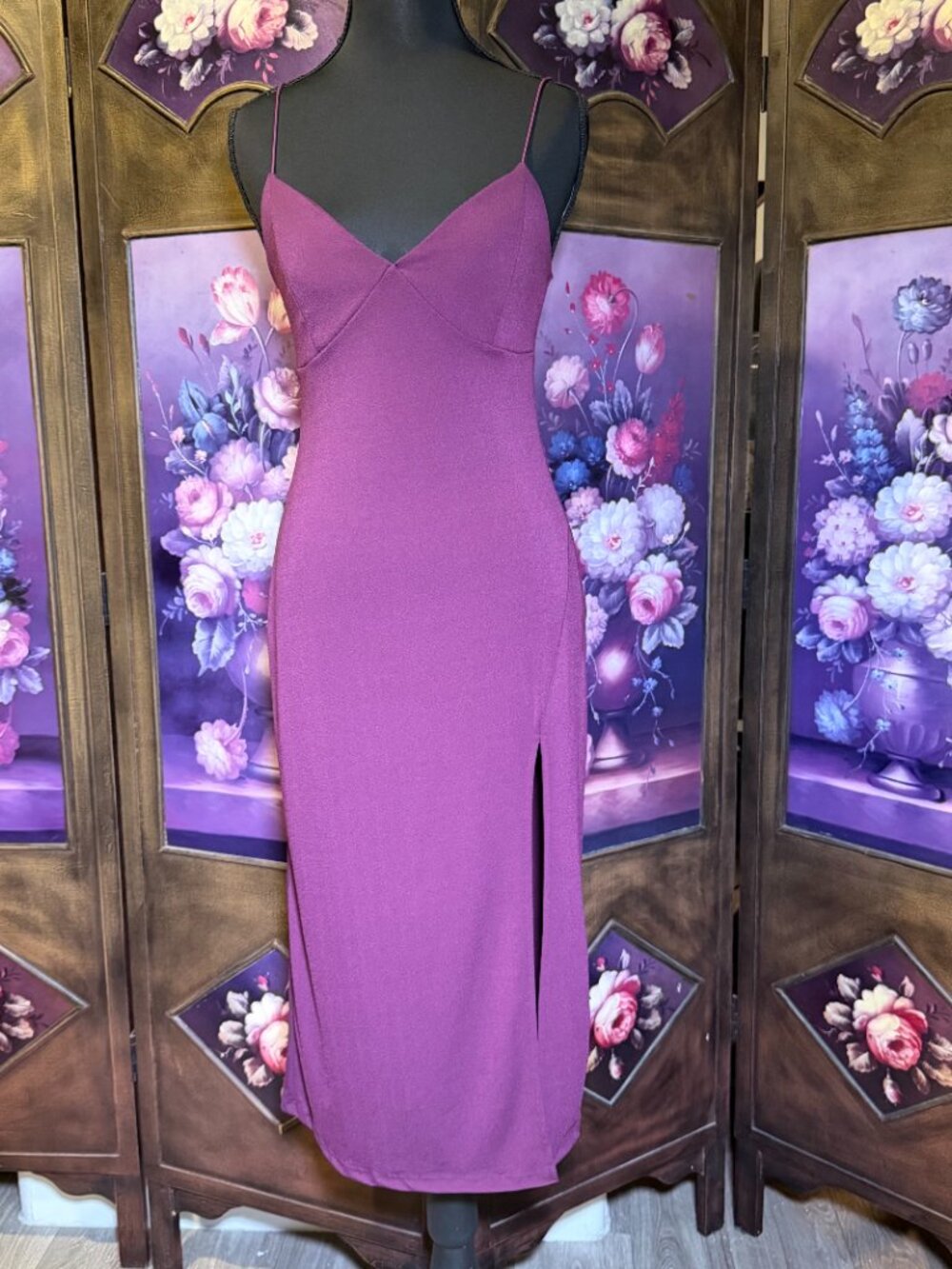 Lovely Day Burgundy Column Midi Dress Size M Plunging V Neck Front Slit